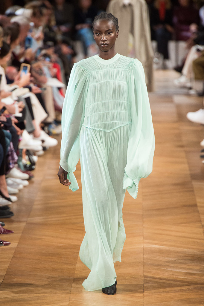 Stella-McCartney-Paris-Fashion-Week-Spring-Summer-2019-EXCLAMA-1