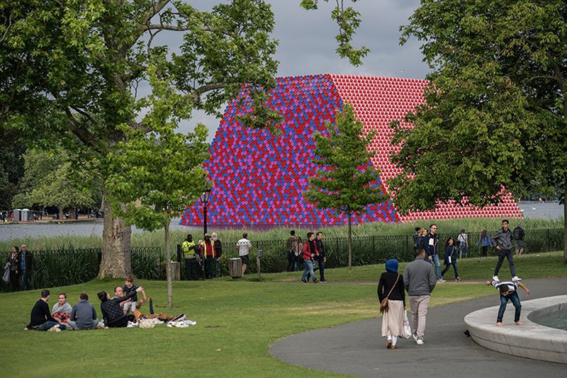 christo-london-mastaba-serpentine-lake_1