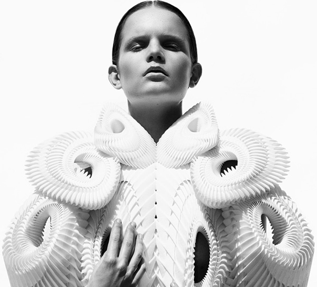 Iris Van Herpen: En tercera dimensión