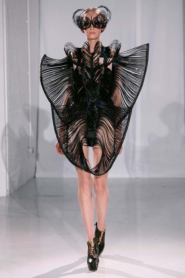 4 Capriole-Iris-Van-Herpen-yatzer-14