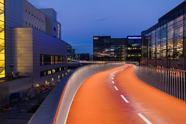CYKELSLANGEN: UN SERPENTEANTE NEUMÁTICO EN COPENHAGUE