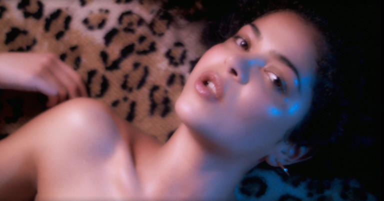 LAO RA VUELVE CON «TELL ME WHY»