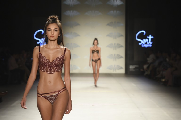 LENCERÍA PARA EMPODERAR A LAS MUJERES