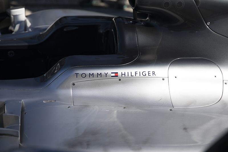 ALIANZA TOMMY HILFIGER Y Mercedes-AMG Petronas Motorsport