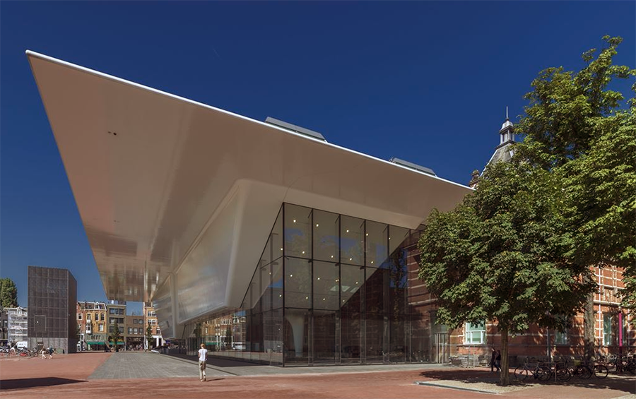 STEDELIJK: UN MUSEO CON DOS CARAS