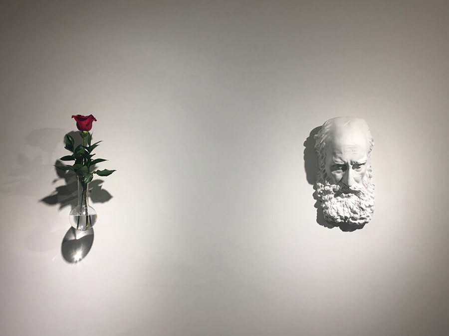 Exposición “LA CASA EN LLAMAS” de Víctor Laignelet