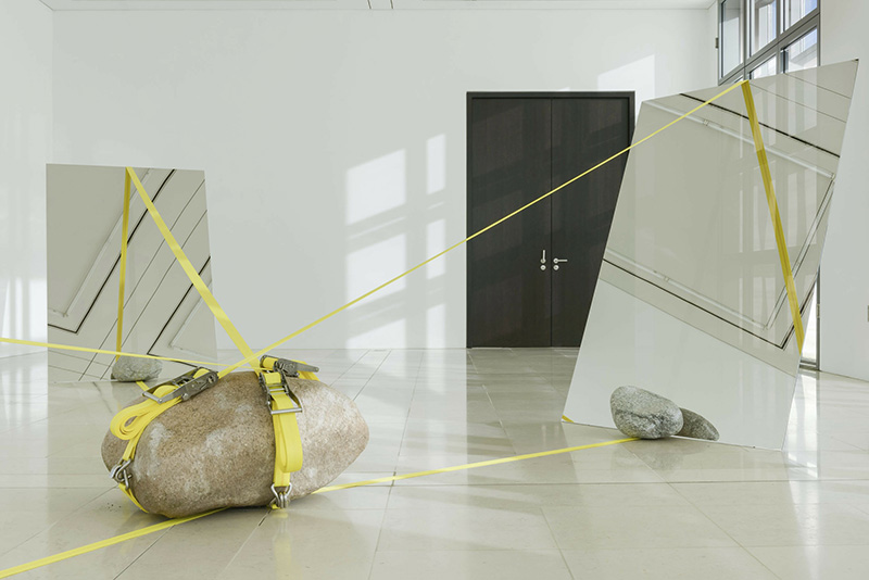 Jose Dávila: Un juego de equilibrio