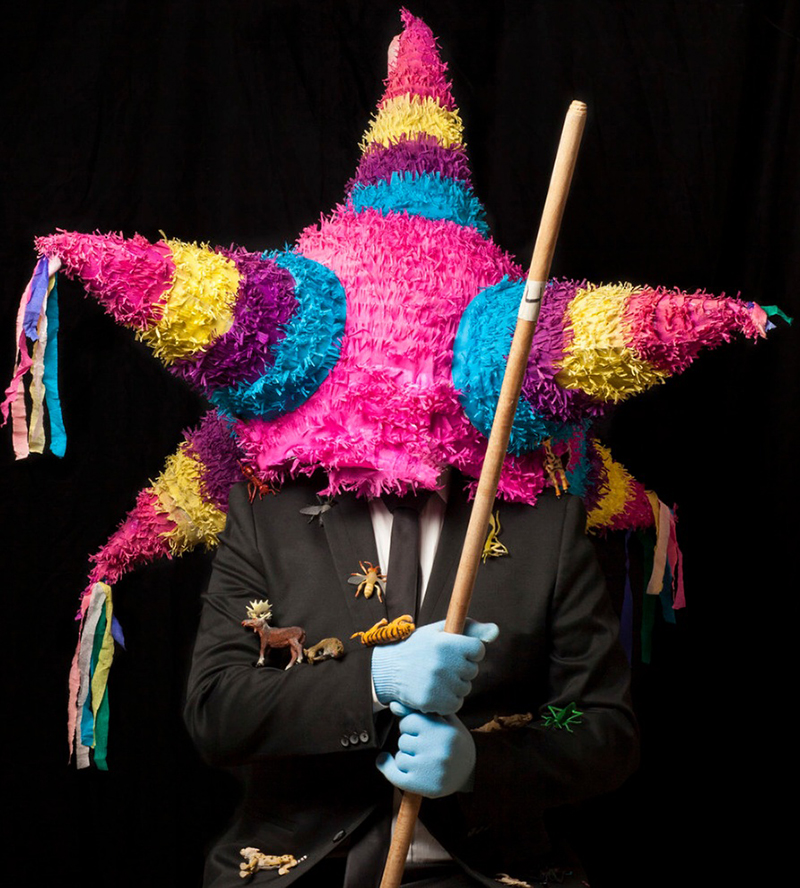 KARIM ESTEFAN: RETRATANDO UNIVERSOS