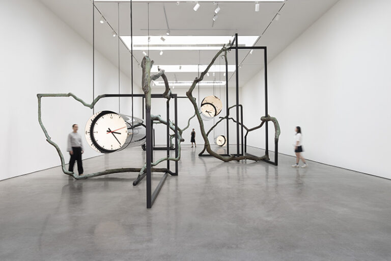 Alicja Kwade en Pace Gallery: Telos Tales