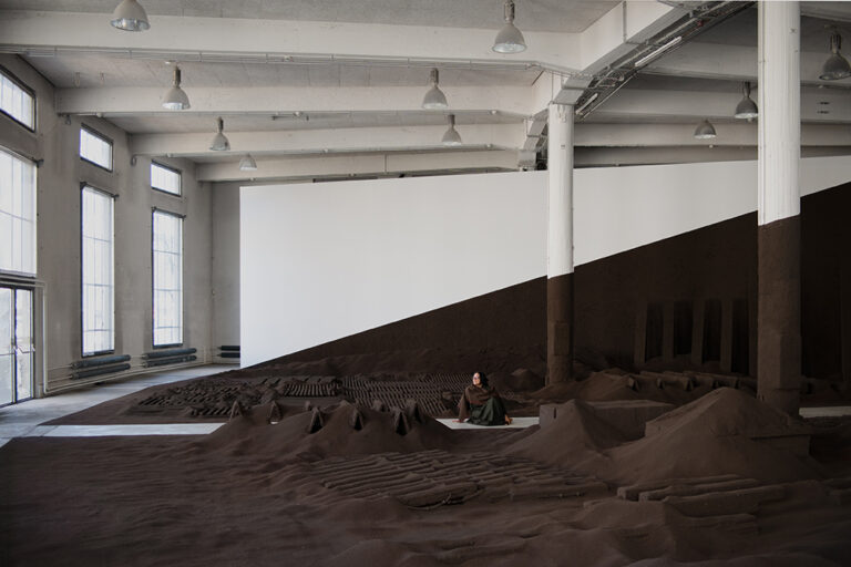 Las formas de la sombra: Delcy Morelos en Kunstmuseum St. Gallen