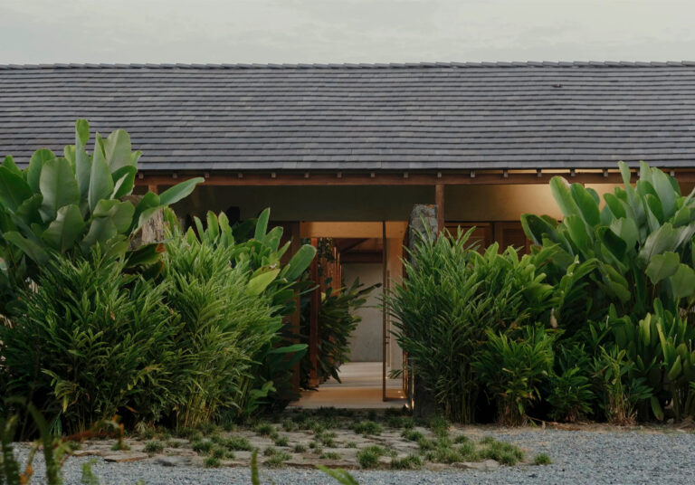 Casa Mesaguamo: El tiempo de habitar el paisaje